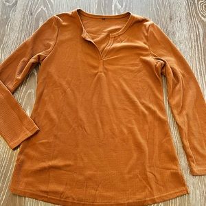 Women’s Large Rusty Orange Waffle Knit Henley Style Top